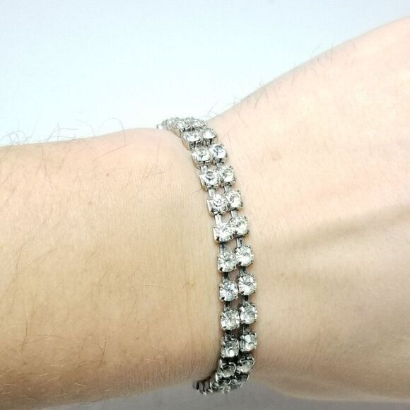 Vintage Two Strand Prong Set Rhinestone Bracelet, Silver Tone Retro Estate - Picture 3 of 5
